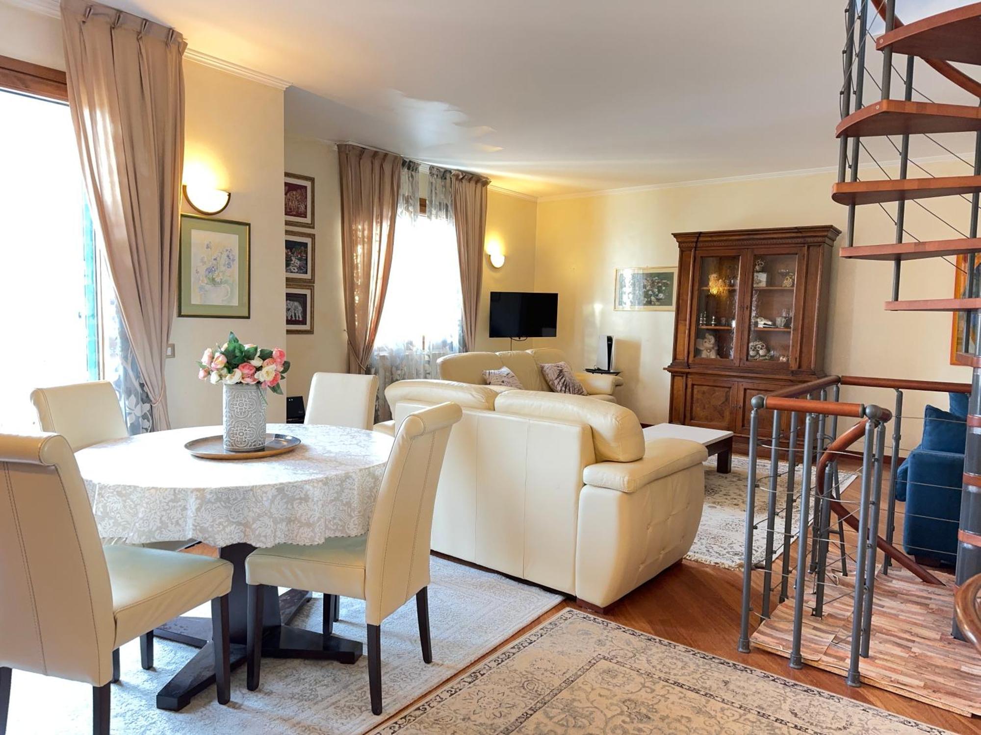 Casa Perfetta Per Grandi Famiglie, Con Jacuzzi Villa Bevera  ภายนอก รูปภาพ