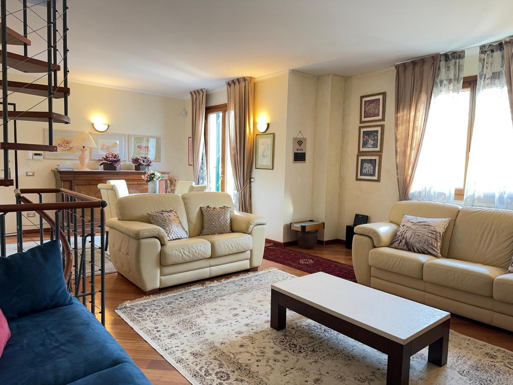 Casa Perfetta Per Grandi Famiglie, Con Jacuzzi Villa Bevera  ภายนอก รูปภาพ